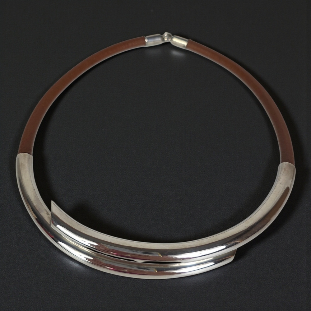 Vintage Taxco Sterling and Leather Choker Necklace and Bracelet Set - Picture 5 of 13